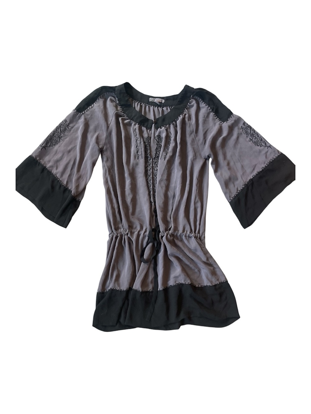 Cecico Gray and Black Tie-Waist Peasant Tunic